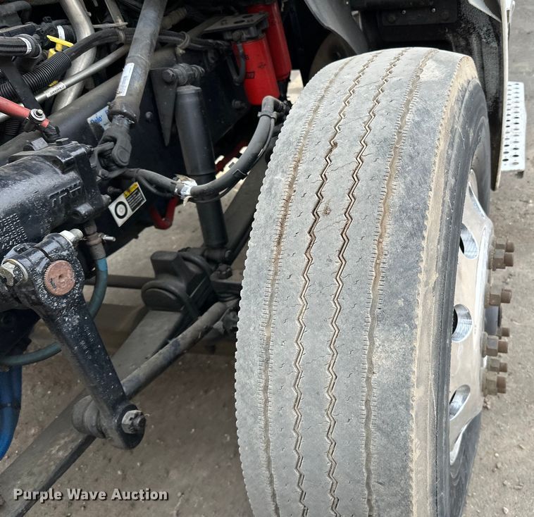 image for item DQ0595 2013 Kenworth  T370 dump truck