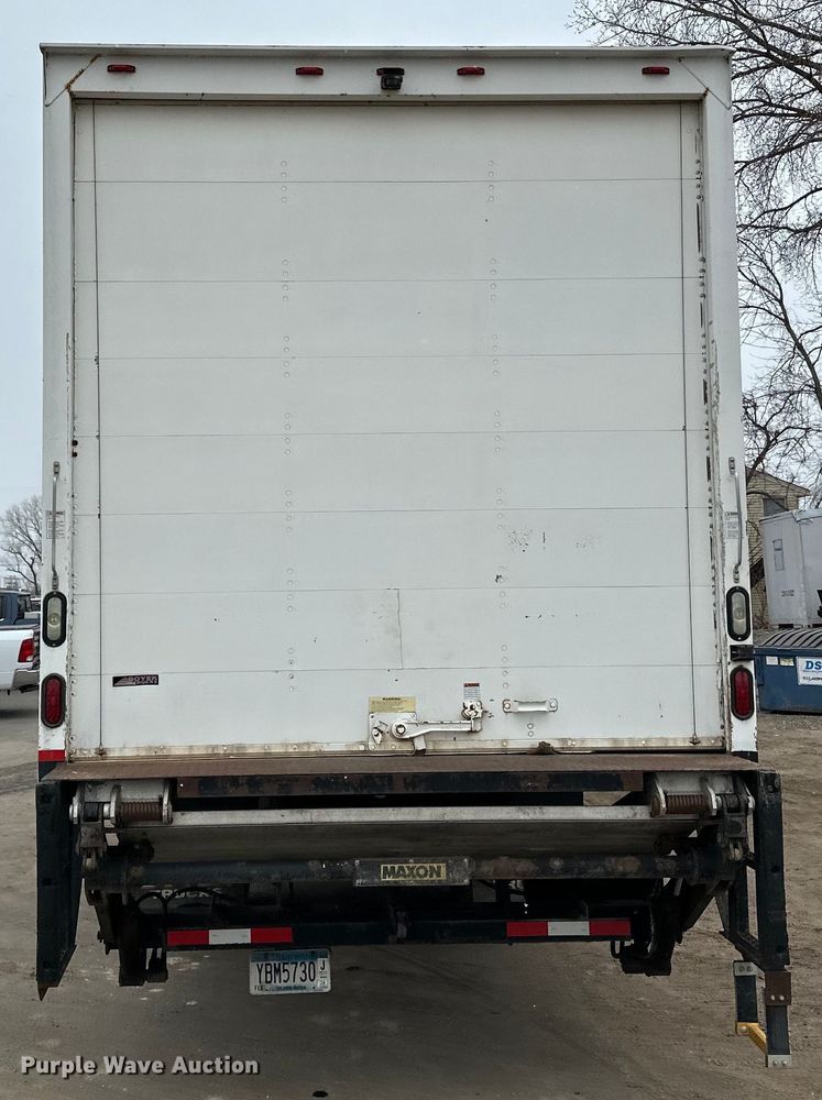 image for item DQ0596 2010 International  4300 box truck