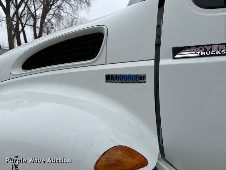 image for item DQ0596 2010 International  4300 box truck