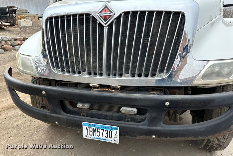 image for item DQ0596 2010 International  4300 box truck