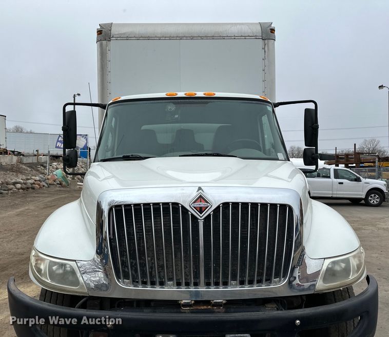 image for item DQ0596 2010 International  4300 box truck