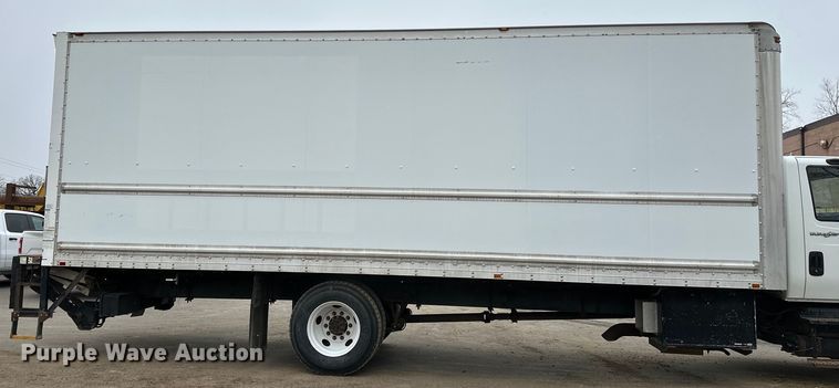 image for item DQ0596 2010 International  4300 box truck