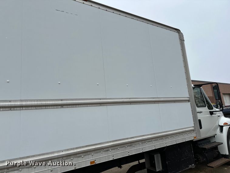 image for item DQ0596 2010 International  4300 box truck