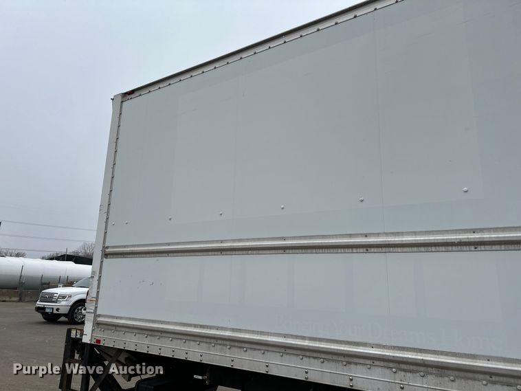 image for item DQ0596 2010 International  4300 box truck