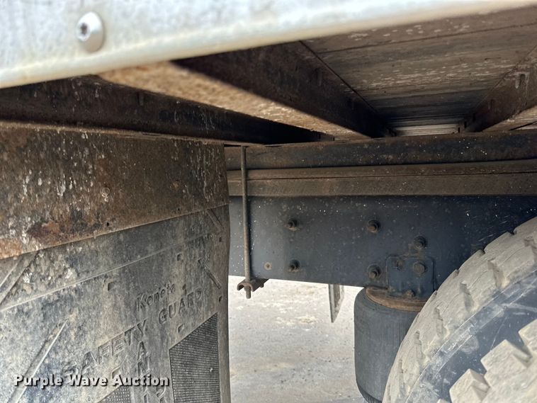 image for item DQ0596 2010 International  4300 box truck