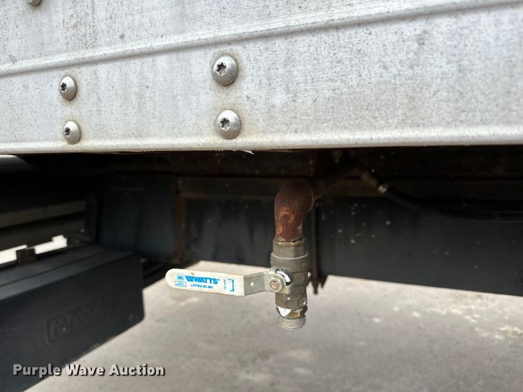 image for item DQ0596 2010 International  4300 box truck