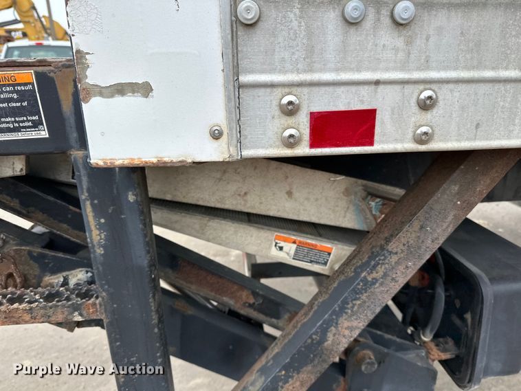 image for item DQ0596 2010 International  4300 box truck