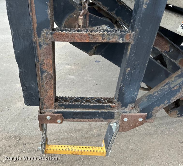 image for item DQ0596 2010 International  4300 box truck