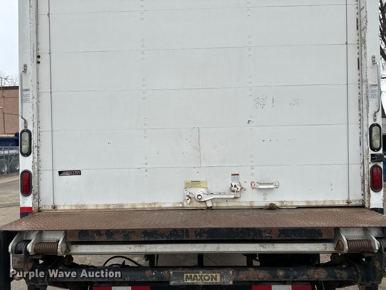 image for item DQ0596 2010 International  4300 box truck