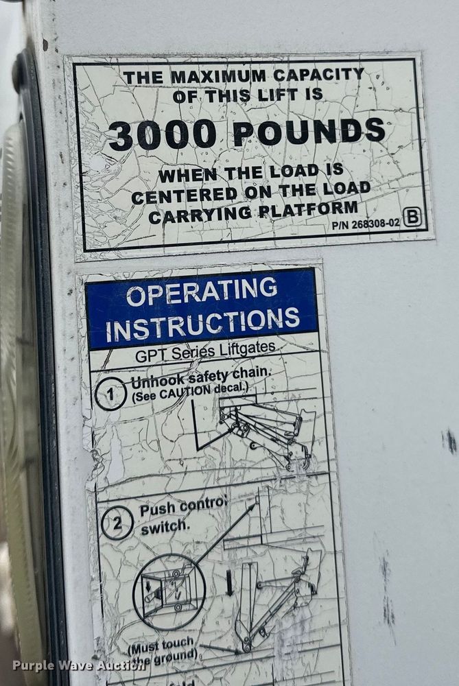 image for item DQ0596 2010 International  4300 box truck