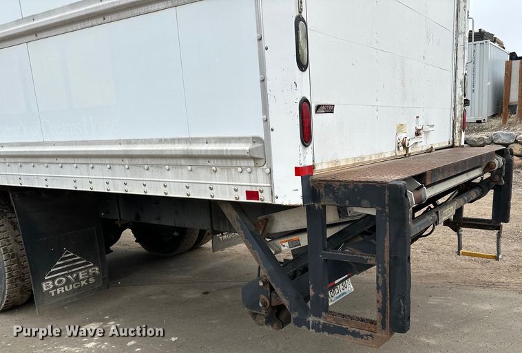 image for item DQ0596 2010 International  4300 box truck