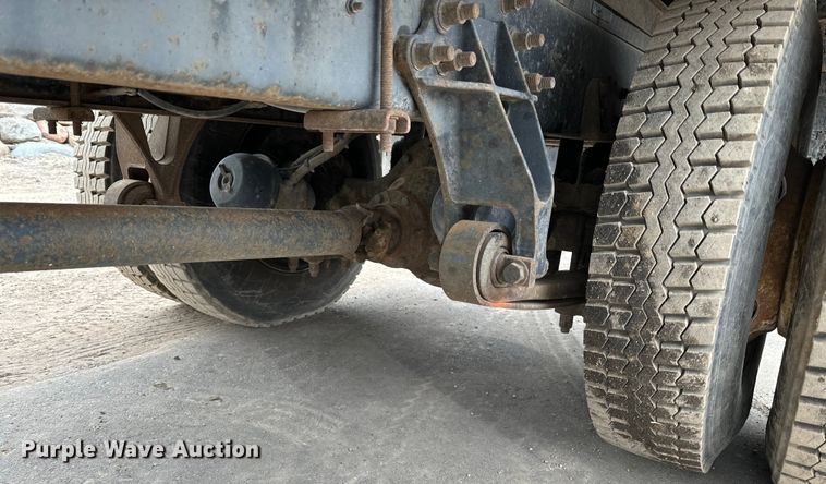 image for item DQ0596 2010 International  4300 box truck