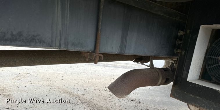 image for item DQ0596 2010 International  4300 box truck