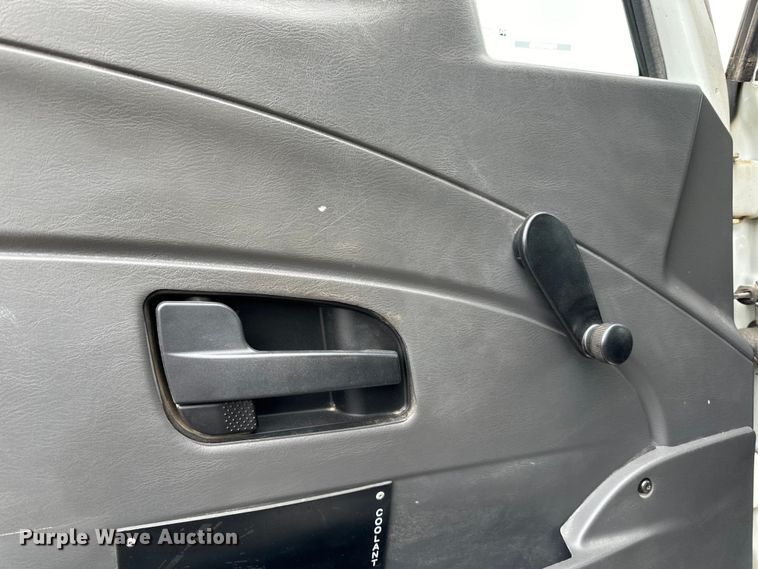 image for item DQ0596 2010 International  4300 box truck