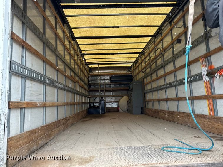 image for item DQ0596 2010 International  4300 box truck