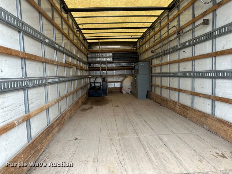 image for item DQ0596 2010 International  4300 box truck