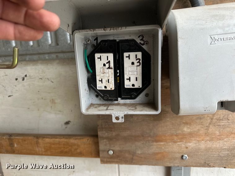 image for item DQ0596 2010 International  4300 box truck