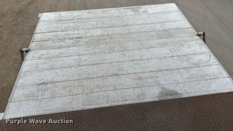 image for item DQ0596 2010 International  4300 box truck