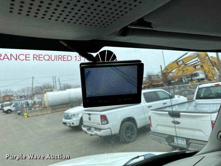 image for item DQ0596 2010 International  4300 box truck