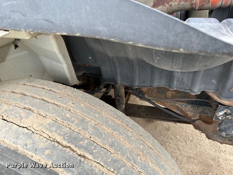 image for item DQ0596 2010 International  4300 box truck