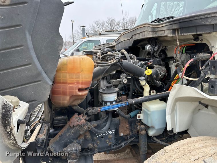 image for item DQ0596 2010 International  4300 box truck