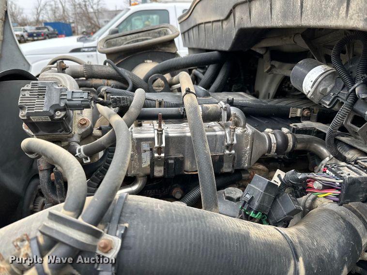 image for item DQ0596 2010 International  4300 box truck