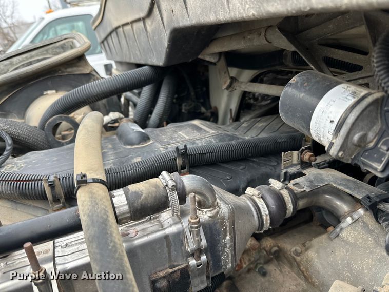 image for item DQ0596 2010 International  4300 box truck