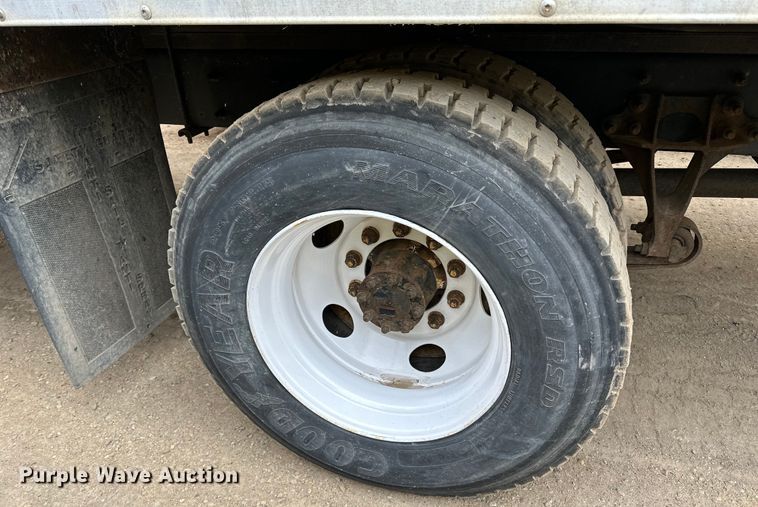 image for item DQ0596 2010 International  4300 box truck