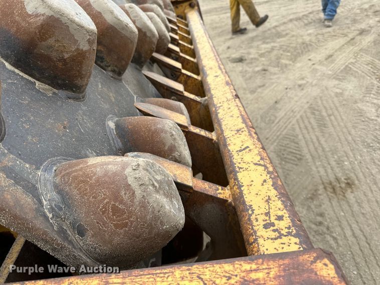 image for item DQ0599 1999 Caterpillar  CP-563C single drum vibratory roller