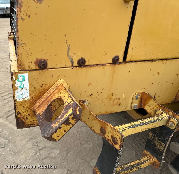 image for item DQ0599 1999 Caterpillar  CP-563C single drum vibratory roller