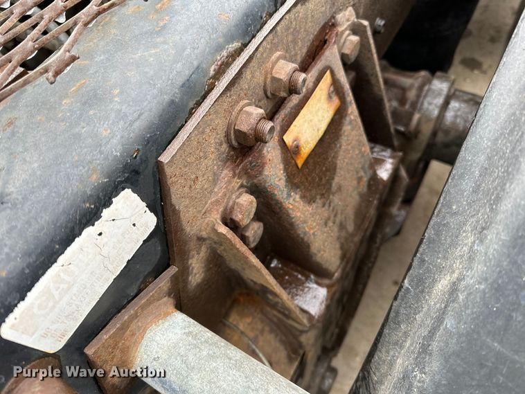 image for item DQ0600 2000 Freightliner  FLD120 semi truck