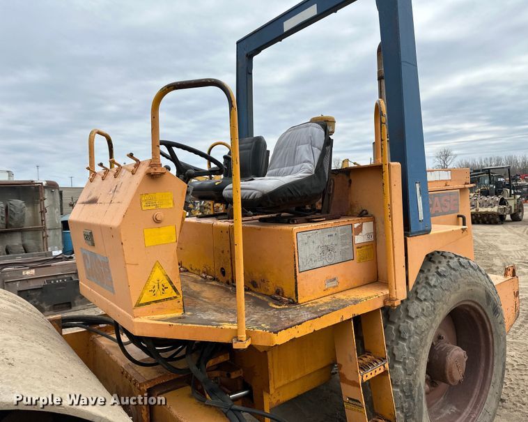 image for item DQ0602 1987 Case W602BD single drum vibratory roller