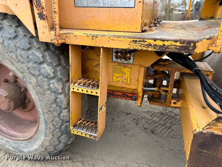 image for item DQ0602 1987 Case W602BD single drum vibratory roller