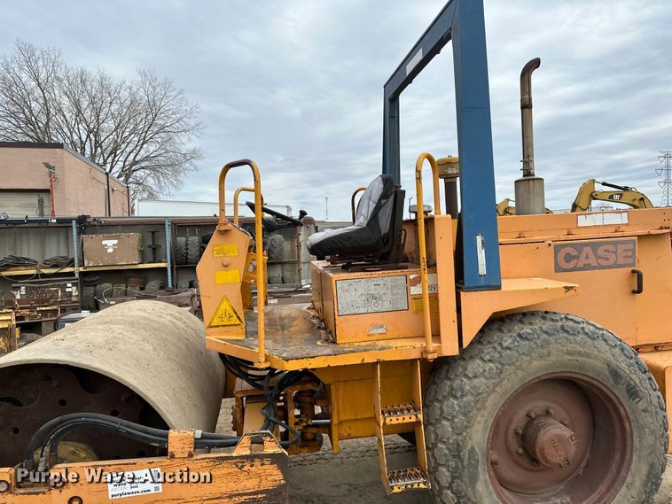 image for item DQ0602 1987 Case W602BD single drum vibratory roller