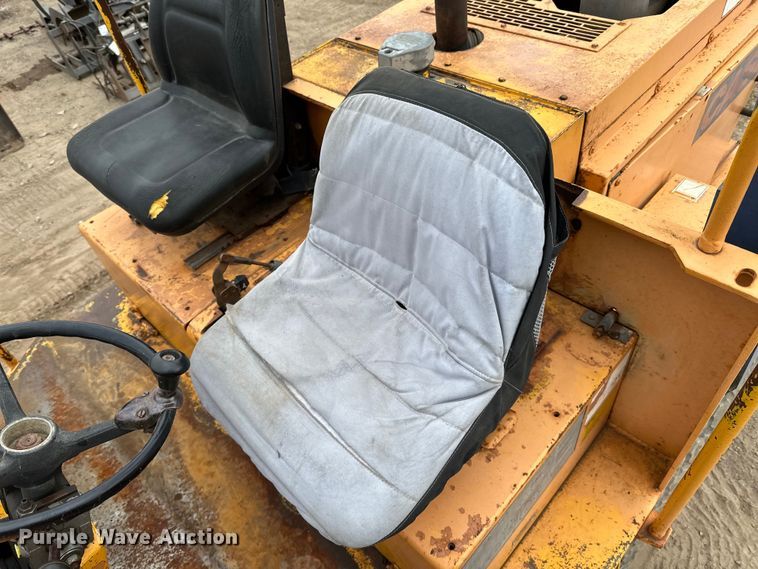 image for item DQ0602 1987 Case W602BD single drum vibratory roller