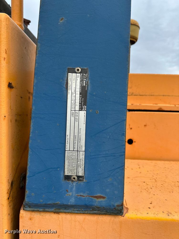 image for item DQ0602 1987 Case W602BD single drum vibratory roller