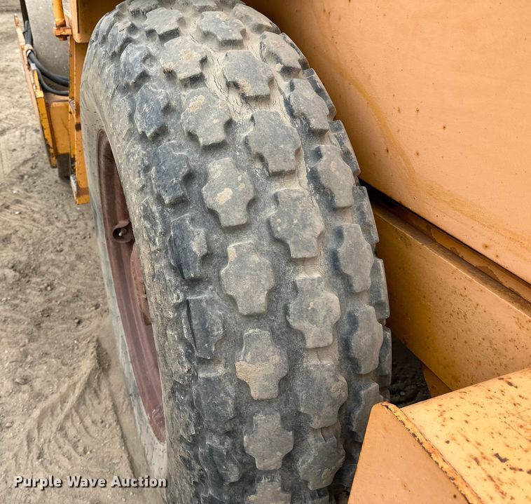 image for item DQ0602 1987 Case W602BD single drum vibratory roller