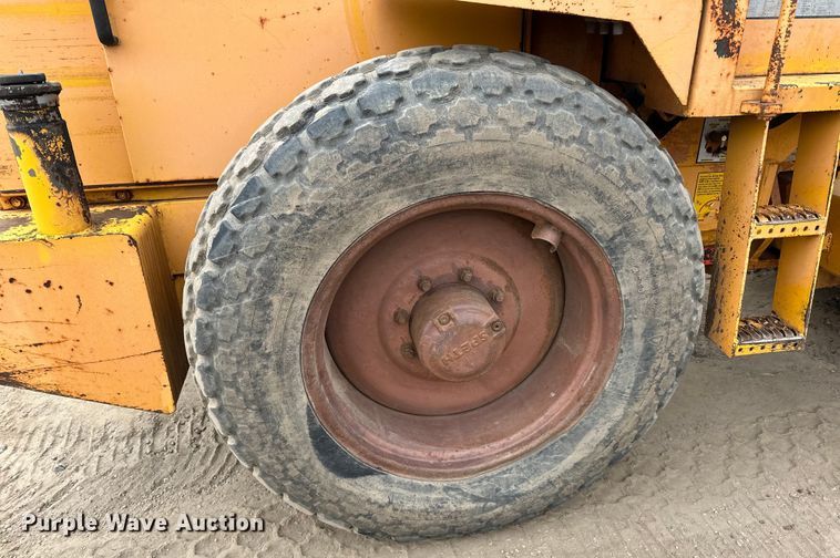 image for item DQ0602 1987 Case W602BD single drum vibratory roller