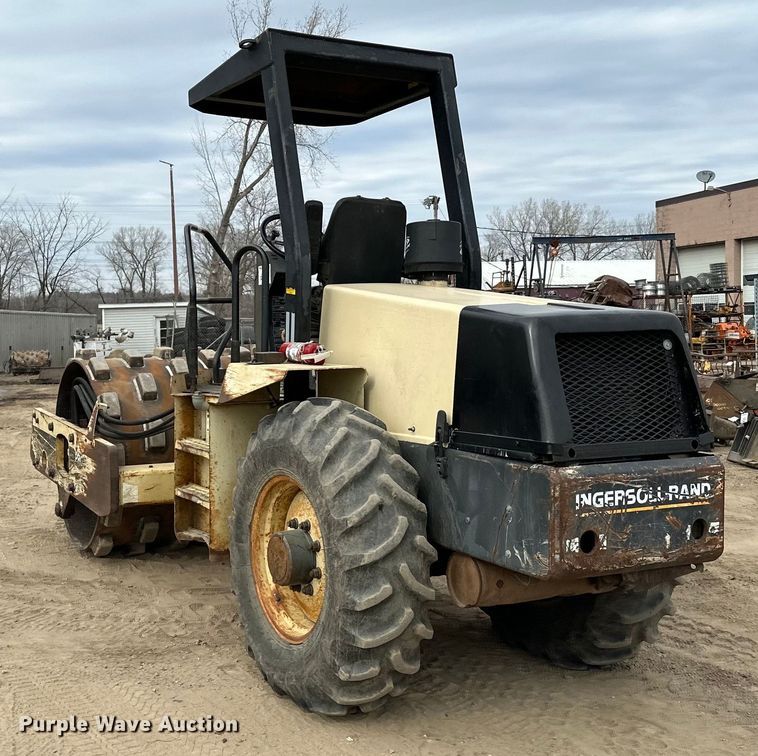 image for item DQ0603 1999 Ingersoll Rand  SD-70F Pro Pac single drum vibratory roller