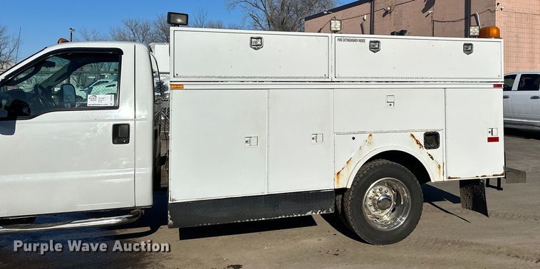 image for item DQ0628 2005 Ford  F550 utility / service truck