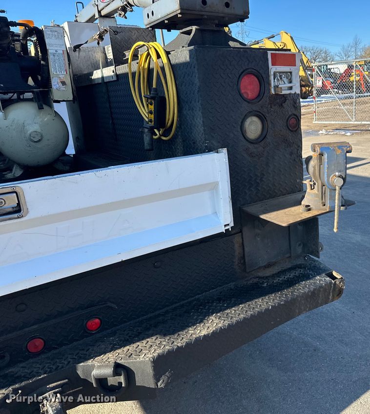 image for item DQ0628 2005 Ford  F550 utility / service truck