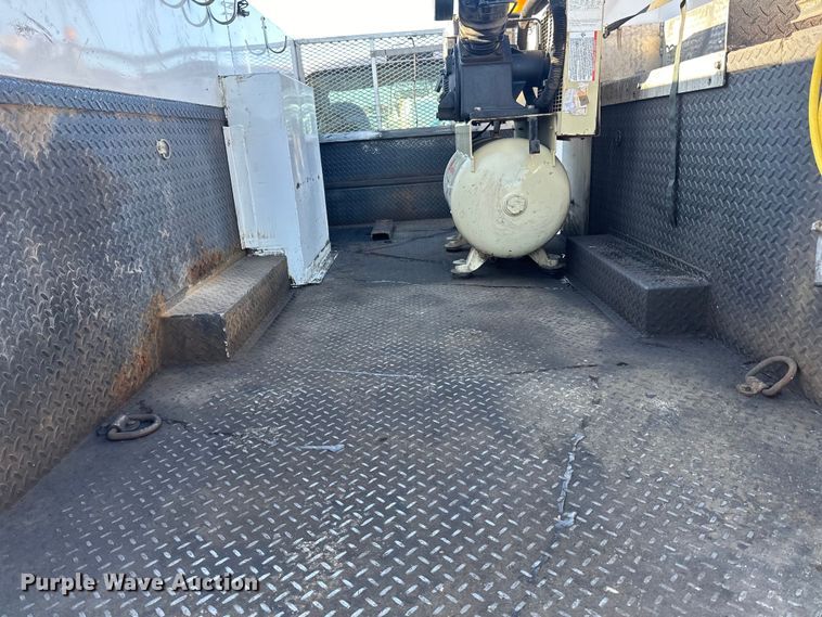 image for item DQ0628 2005 Ford  F550 utility / service truck