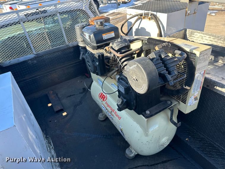 image for item DQ0628 2005 Ford  F550 utility / service truck