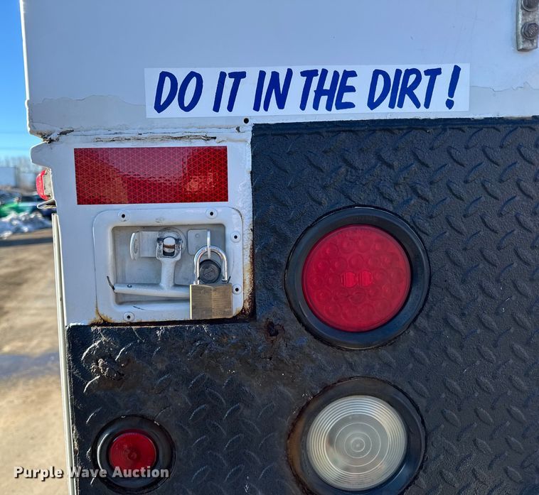 image for item DQ0628 2005 Ford  F550 utility / service truck