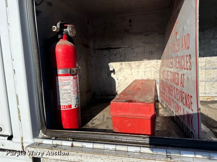 image for item DQ0628 2005 Ford  F550 utility / service truck