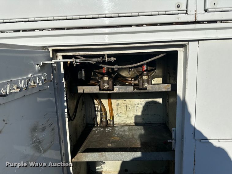 image for item DQ0628 2005 Ford  F550 utility / service truck