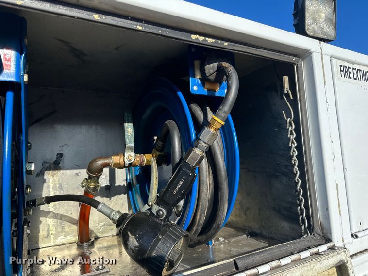 image for item DQ0628 2005 Ford  F550 utility / service truck