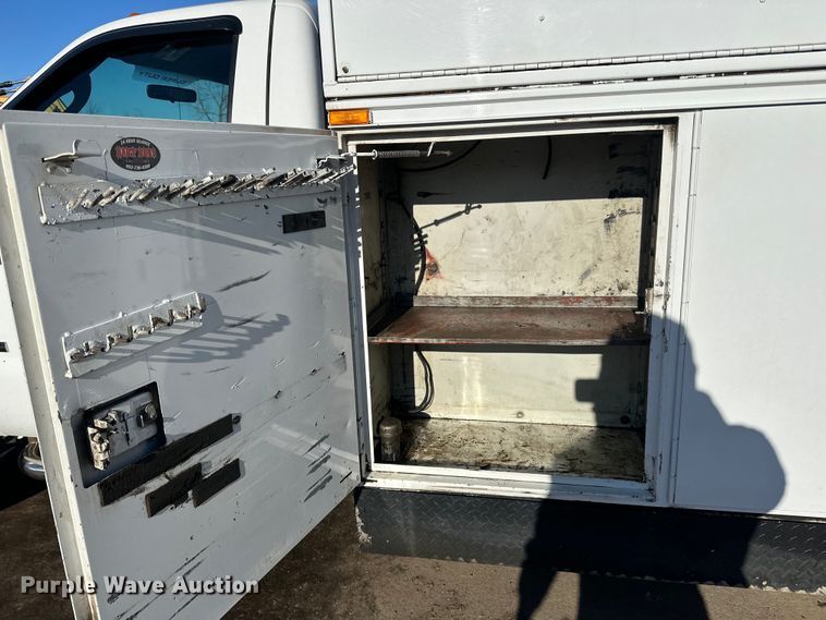 image for item DQ0628 2005 Ford  F550 utility / service truck