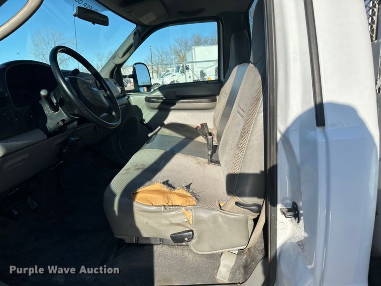 image for item DQ0628 2005 Ford  F550 utility / service truck