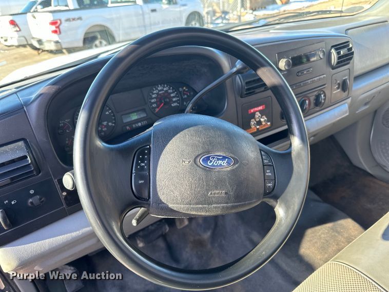 image for item DQ0628 2005 Ford  F550 utility / service truck